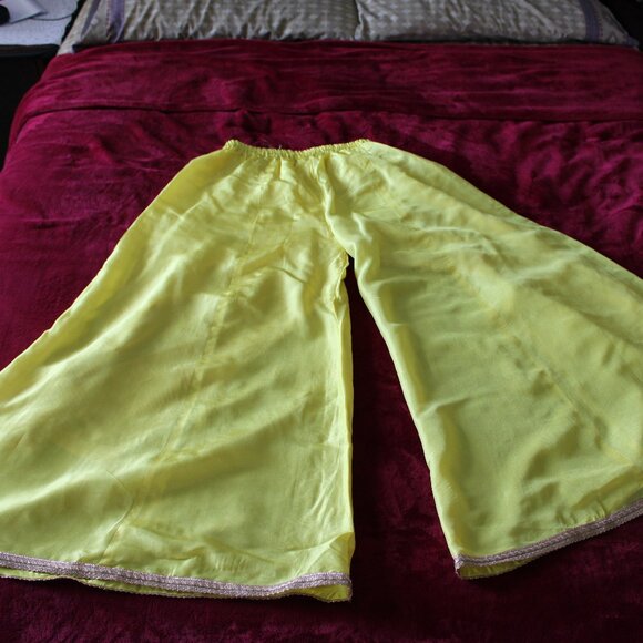 Yellow Palazzo - Picture 4 of 5